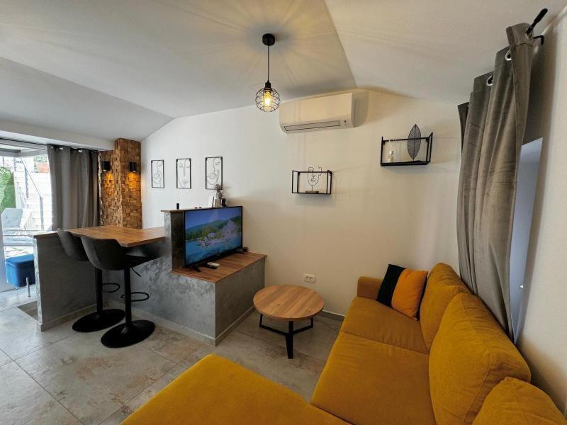 קסטב Holiday Home Fiori מראה חיצוני תמונה