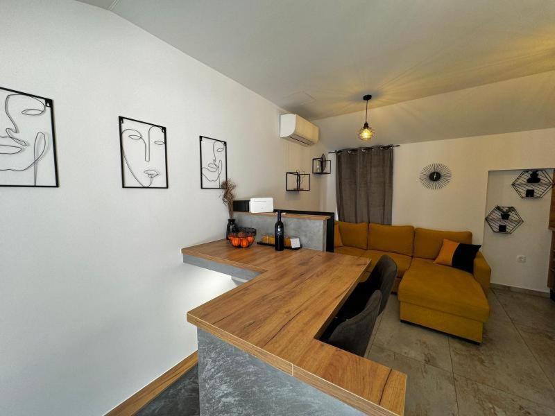 קסטב Holiday Home Fiori מראה חיצוני תמונה